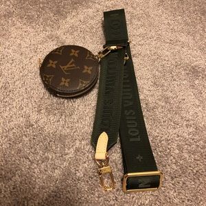 ⭐️SOLD⭐️ Louis Vuitton Bandouliere with coin purse